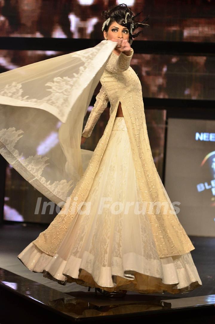 Model walks the ramp for designer Neeta Lulla at Blenders Pride Fashion Tour, Taj Land's End. .