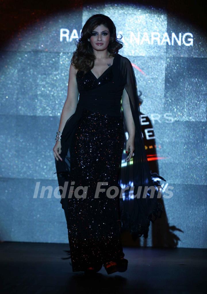 Raveena Tandon Walks the Ramp for Ramona Narang