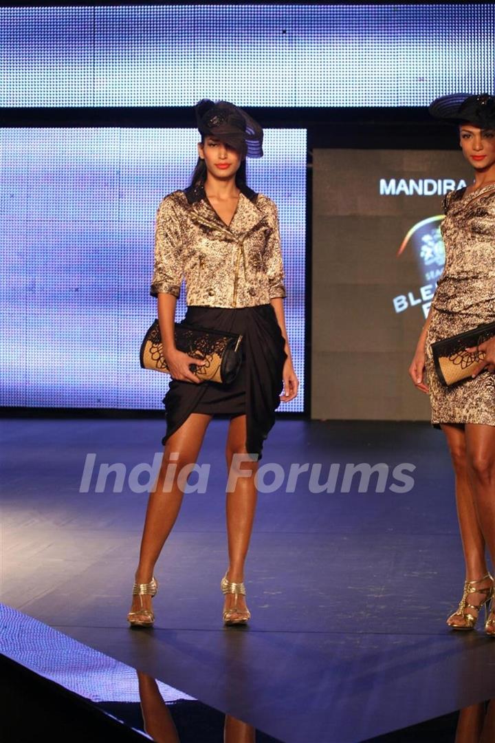 Malaika Arora Khan and Amrita Arora walk the ramp for Mandira Wirk at the Blenders Pride Fashion Tour 2011