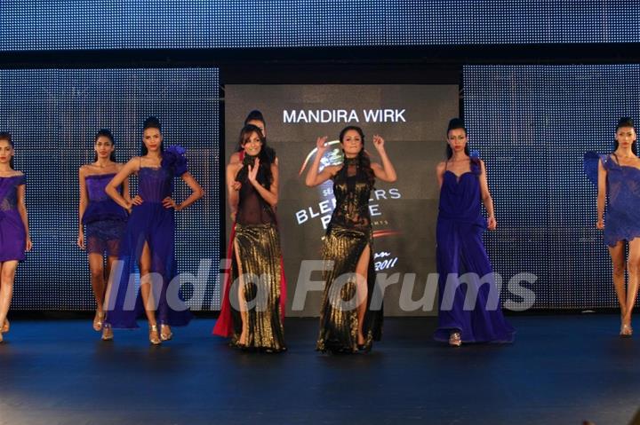 Malaika Arora Khan and Amrita Arora walk the ramp for Mandira Wirk at the Blenders Pride Fashion Tour 2011