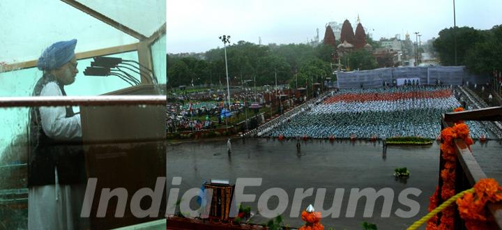 Prime Minister Manmohan Singh addressing to the nation during heavy rain, at the Red Fort on Independence Day  on Monday. .