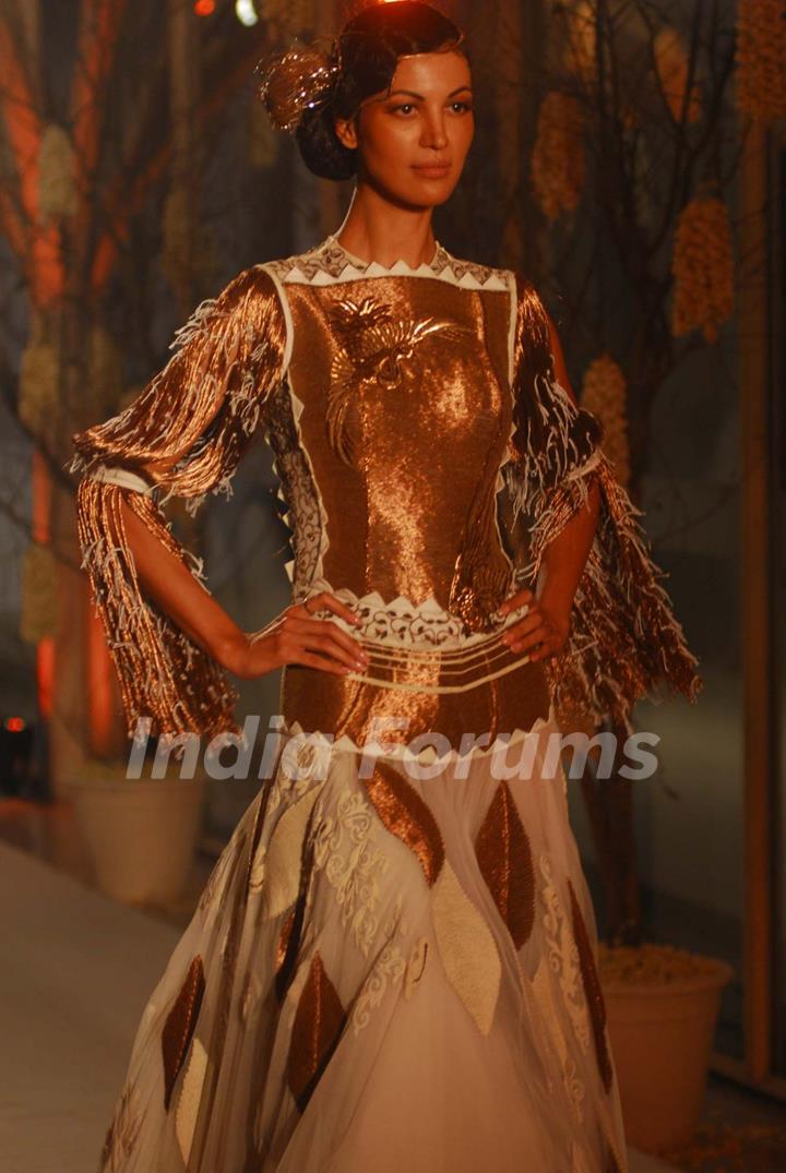 Arjun Rampal walks the ramp for Rohit Bal at Lakme Fashion Week 2011 launch