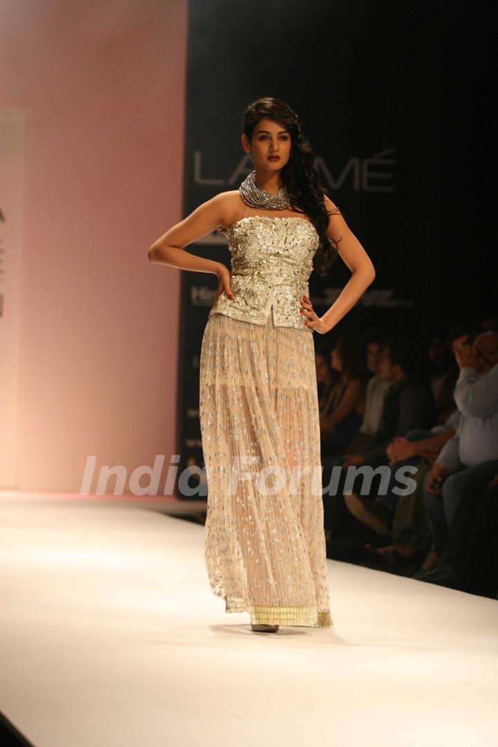 Rina Dhaka Presented An Utterly Feminine Glamorous Collection At Lakmé Fashion Week Winter/Fashion 2011