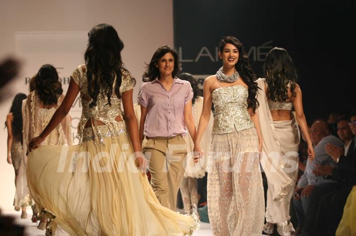 Rina Dhaka Presented An Utterly Feminine Glamorous Collection At Lakmé Fashion Week Winter/Fashion 2011