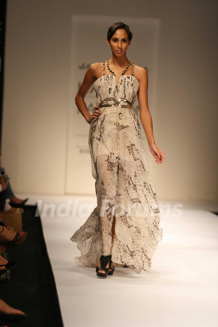 Jatin Varma Recreated The Splendour Of Red Carpet Creations At The Lakmé Fashion Week WinterFestive 2011 Show