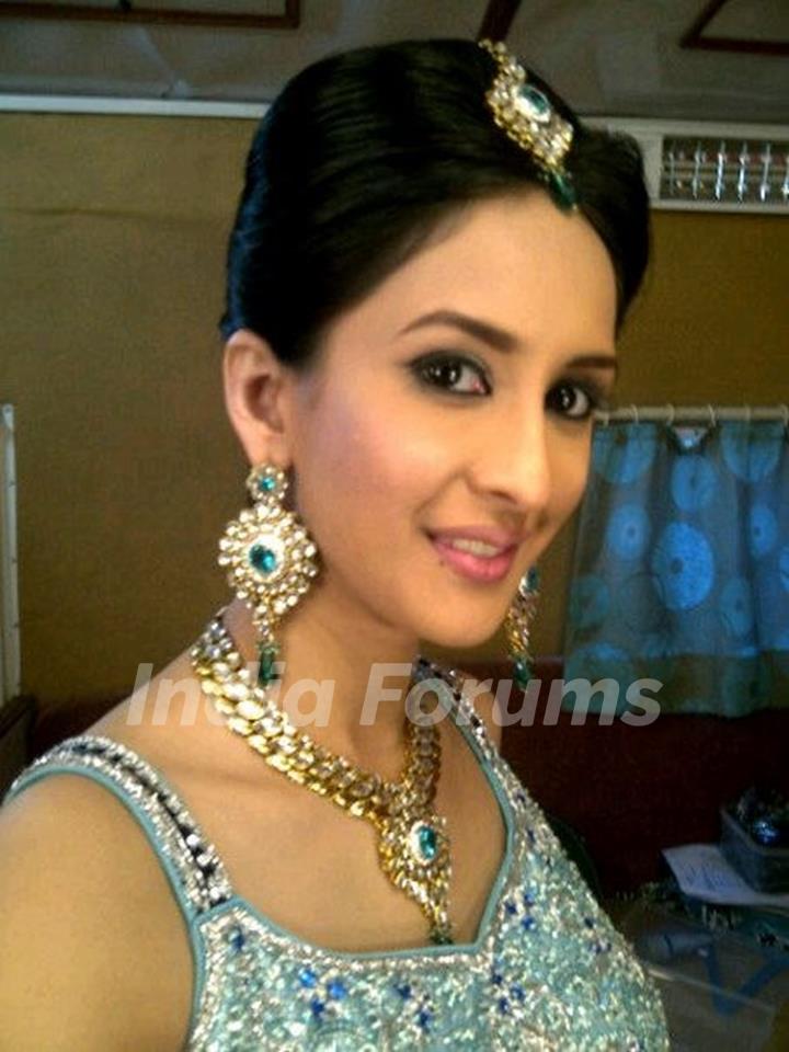 Chahatt Khanna as Ayesha in Bade Acche Laggte Hai