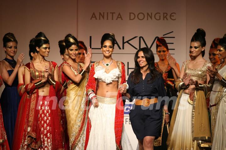 Anita Dongre Show at Lakme Fashion Week 2011 Day 2