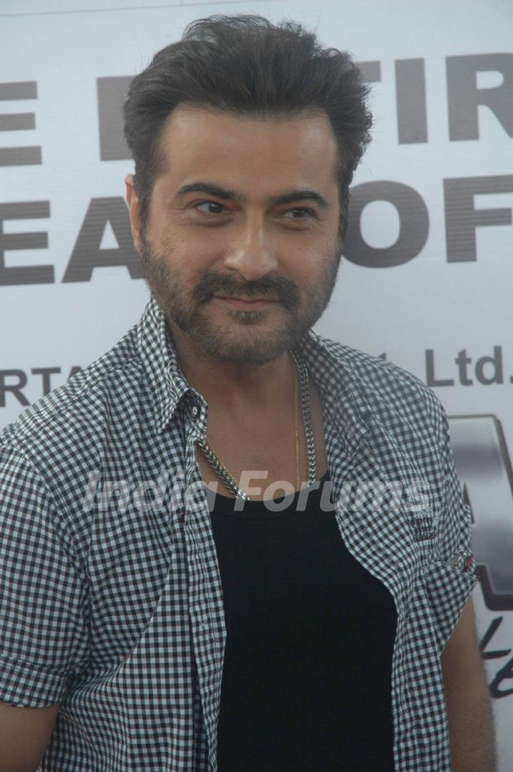 Sanjay Kapoor at a shoot for film Mumbhai the Gangsters to support Anna Hazare at Kamalistan