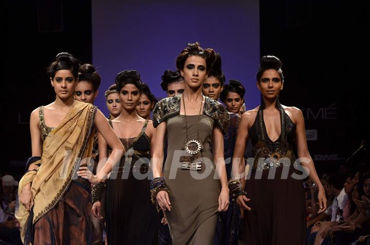 Model showcase creation by designer Babita Malkani during the Lakme Fashion Week Day 4 in Mumbai. .