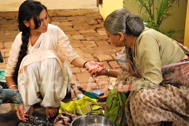 Nivedita Tiwari as Runjhun and Rita Bhaduri as Amma in Bhagonwali - Baante Apni Taqdeer