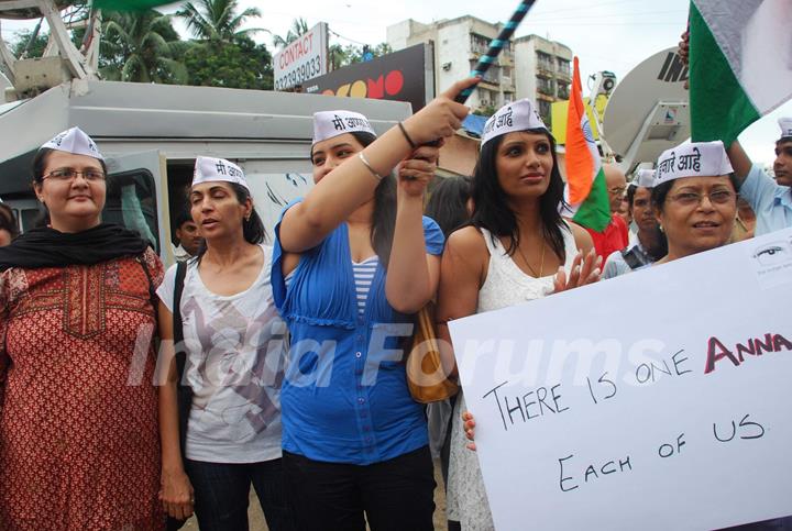 TV Stars support Anna Hazare at Juhu