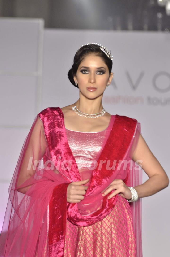Leading model at Avon Jewellery Fashion Show at Trident