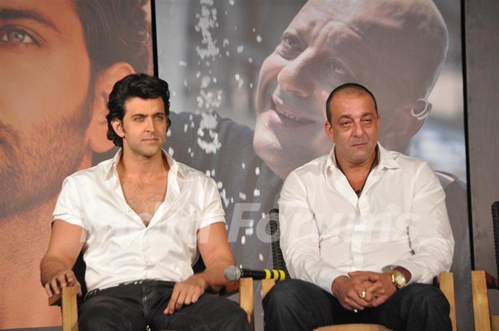 Hrithik with Sanjay Dutt at 'Agneepath' trailer launch event at JW.Mariott