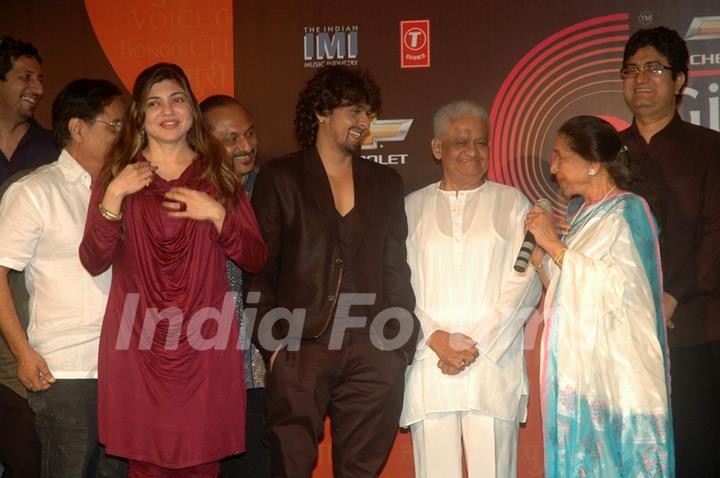 Alka Yagnik, Shankar Mahadevan, Sonu Nigam, Sulaiman Merchant, Pyarelal, Asha Bhosle, Prasoon Joshi at the Chevrolet GIMA Awards 2011 Voting Meet in Mumbai