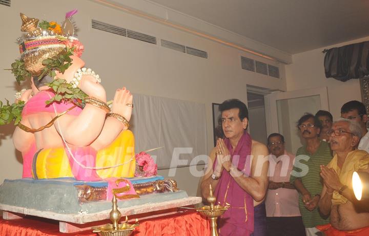 Jeetendra paying devote to Lord Ganesha during the occasion of Ganesh Chaturthi at their home