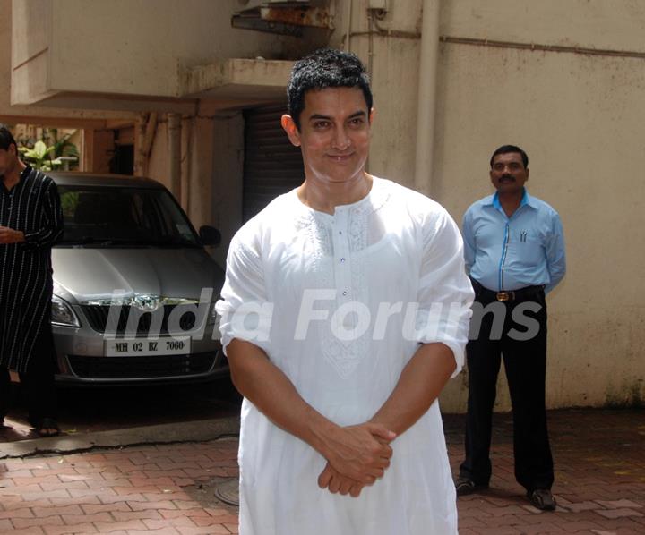 Aamir Khan celebrates Eid in Mumbai