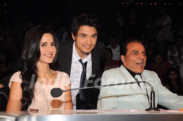 Ali Zafar, Katrina Kaif and Dharmendra on the sets of India's Got Talent