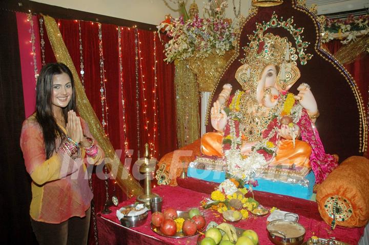 Prasanna Shetty celebrates Ganpati with Nandini Singh