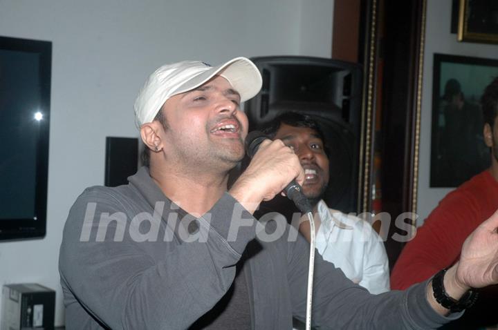 Himesh Reshammiya launches music of movie 'Damadamm', Andheri