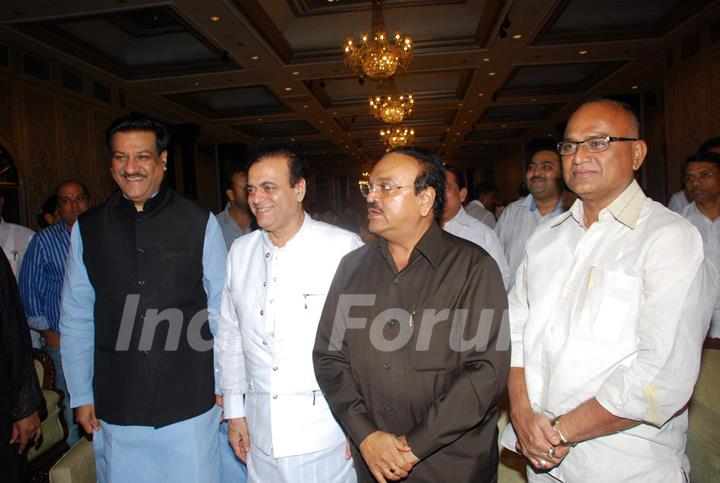 Suniel Shetty at Abu Azmi Eid party, Taj Hotel