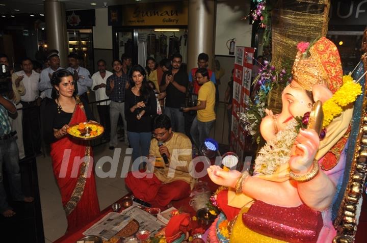 Sona Mohapatra(Singer-Delly Belly Fame) at 92.7 Big Gree Ganasha at R Mall, Mulund, Mumbai