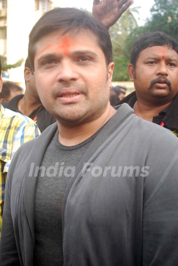 Himesh Reshammiya snapped at Siddhivinayak Temple