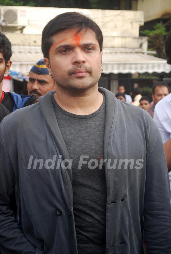 Himesh Reshammiya snapped at Siddhivinayak Temple