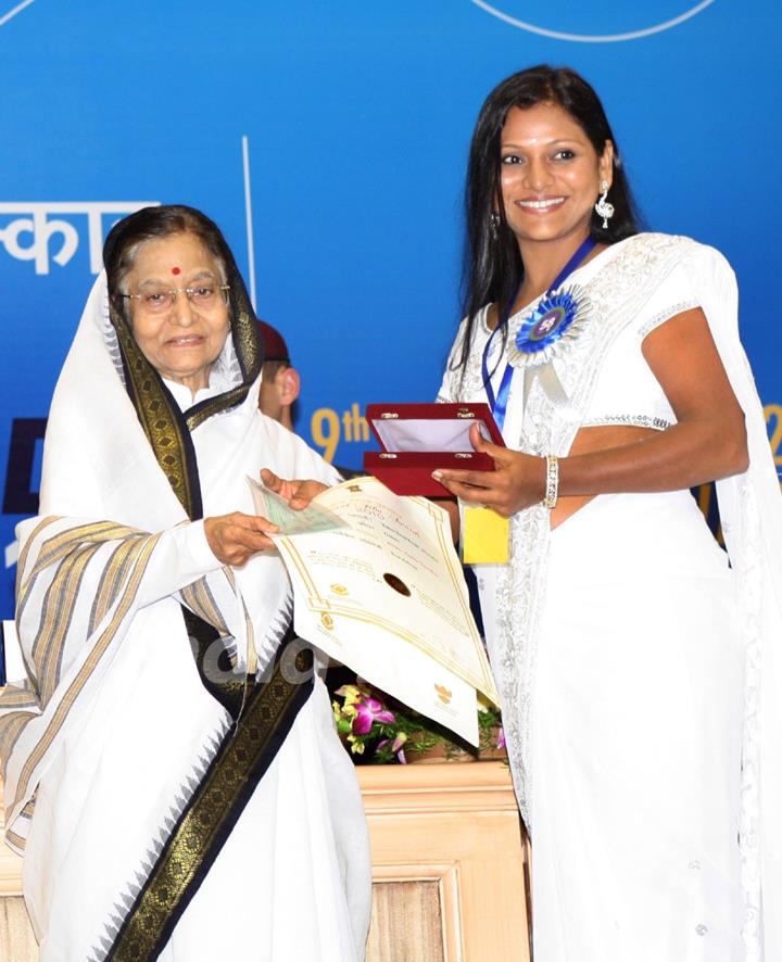 President Pratibha Devisingh Patil and Union Minister Ambika Soni  presenting the ''Best Actress Award'' to Mitalee Jagtap at the 58 th National Film Awards 2010, in New Delhi. .