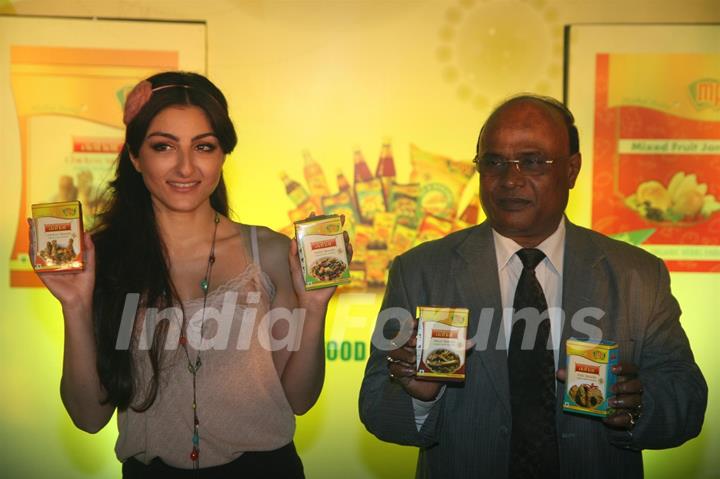 Soha Ali Khan unveils Organic Herbs Enriched Masala by MPS at Hotel Peninsula Grand in Saki Naka, Mumbai