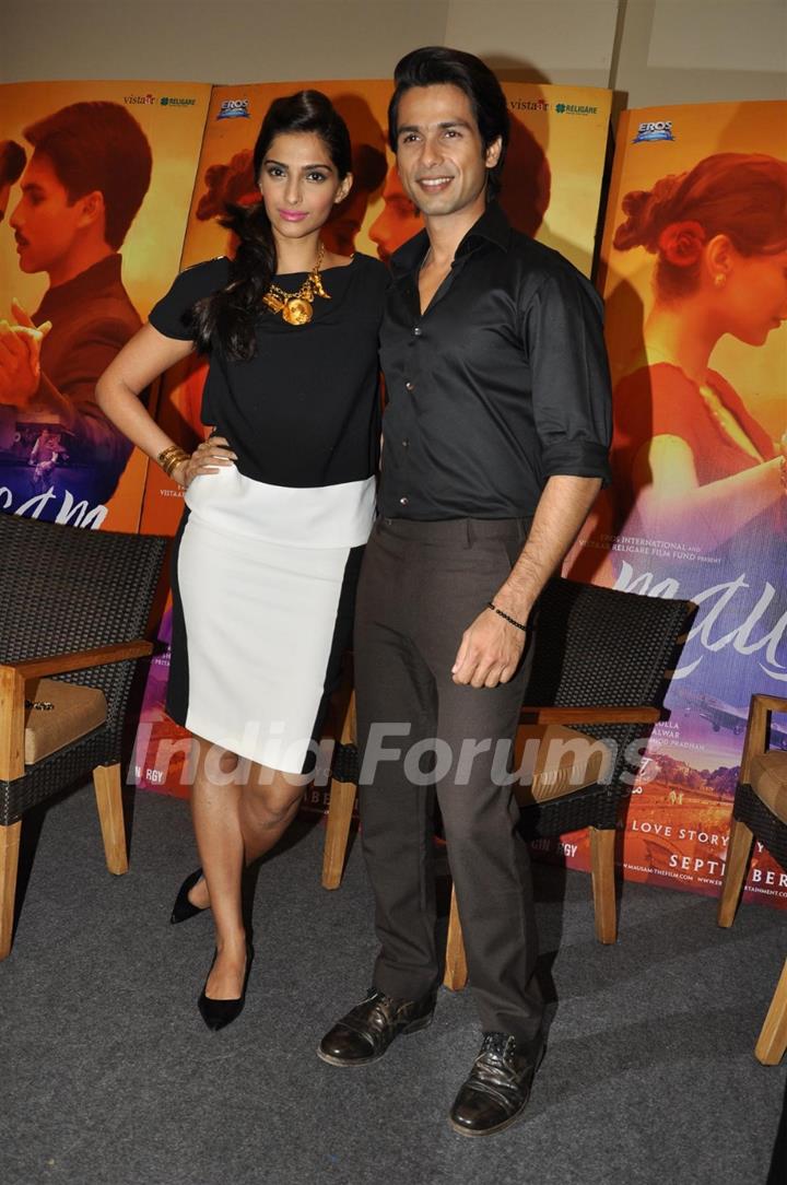 Sonam and Shahid Kapoor at Press Conference of Film 'Mausam'