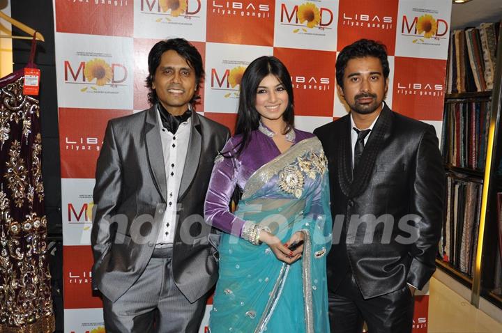 Nagesh Kukunoor, Ayesha Takia and Rannvijay Singh promote their film 'Mod' with unveiling clothes collection designer by Riyaz Gangji