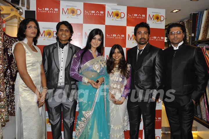 Nagesh Kukunoor, Ayesha Takia and Rannvijay Singh promote their film 'Mod' with unveiling clothes collection designer by Riyaz Gangji