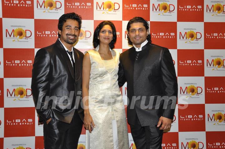 Rannvijay Singh promote their film 'Mod' with unveiling clothes collection designer by Riyaz Gangji