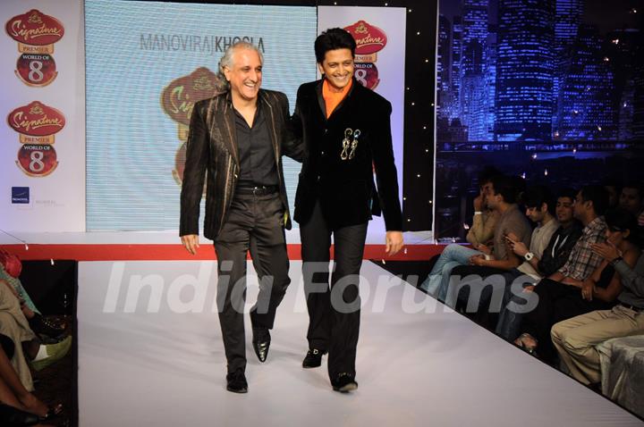 Ritesh Deshmukh at the ramp for Manoviraj Khosla and Frank Tell show for the Signature tour in Novotel