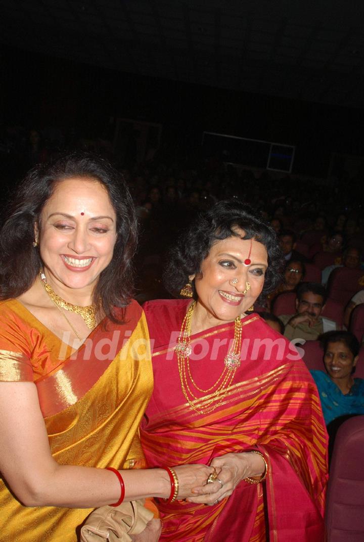 Hema Malini at Vyjayanthimala Bali tribute in Dadar