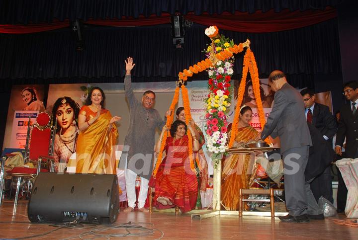 Hema Malini at Vyjayanthimala Bali tribute in Dadar