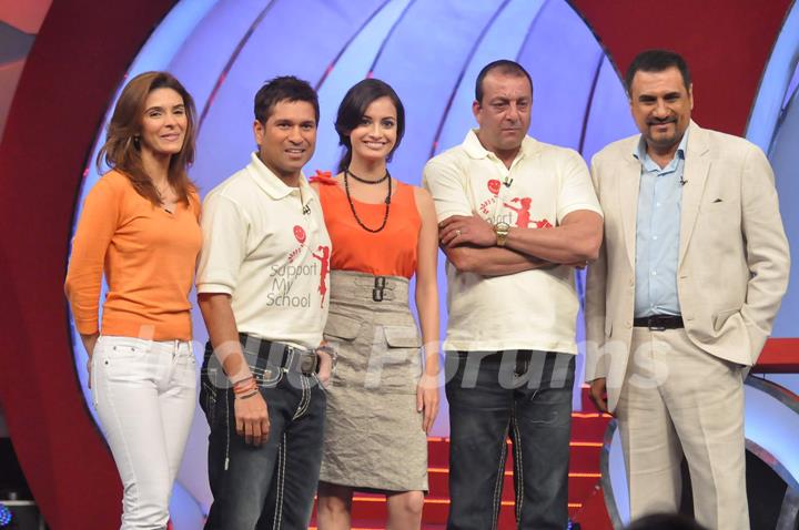 Raageshwari Loomba, Sachin Tendulkar, Dia Mirza, Sanjay Dutt and Boman Irani at NDTV Suppport my school telethon, Yashraj