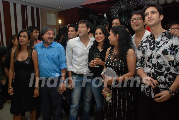 'Maryaada Lekin Kab Tak' Cast and Crew watching live episode