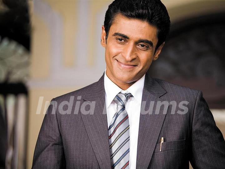 Mohnish Behl