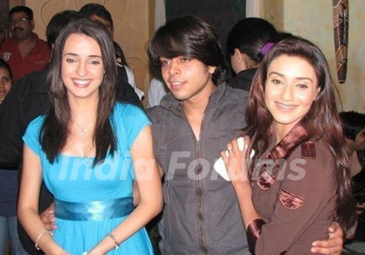 Sanaya and Rati Pandey in a event