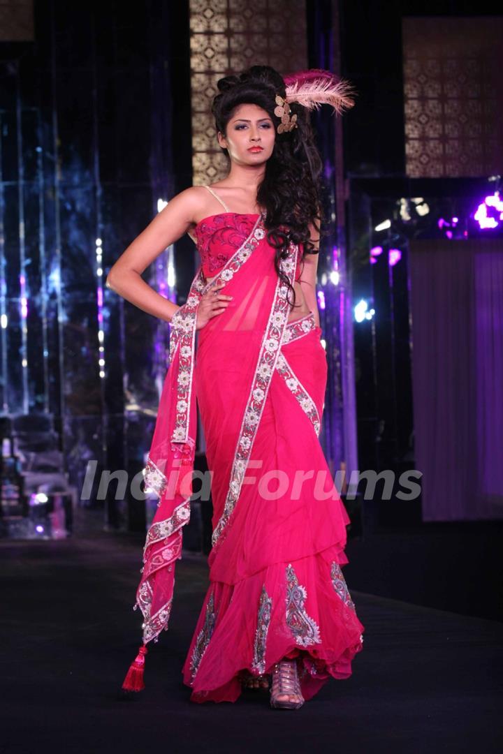 Model walks the ramp for Anjalee and Arjun Kapoor at Aamby Valley City India Bridal Week 2011 Day 1