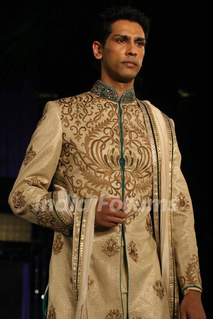 Model walks the ramp for Anjalee and Arjun Kapoor at Aamby Valley City India Bridal Week 2011 Day 1