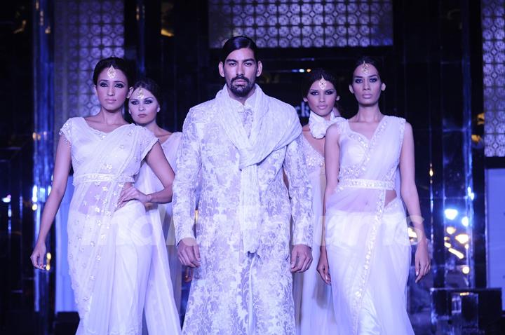 Models walk the ramp in Aamby Valley City India Bridal Week 2011 at Sahara Star