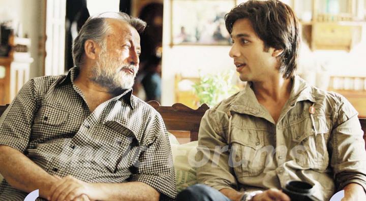 Shahid Kapoor with Papa Pankaj Kapoor