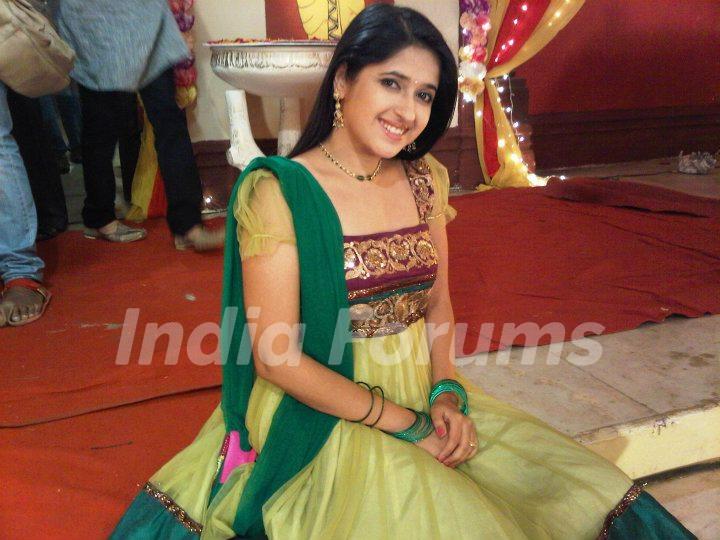 Neha Narang on the sets of Sasural Genda Phool