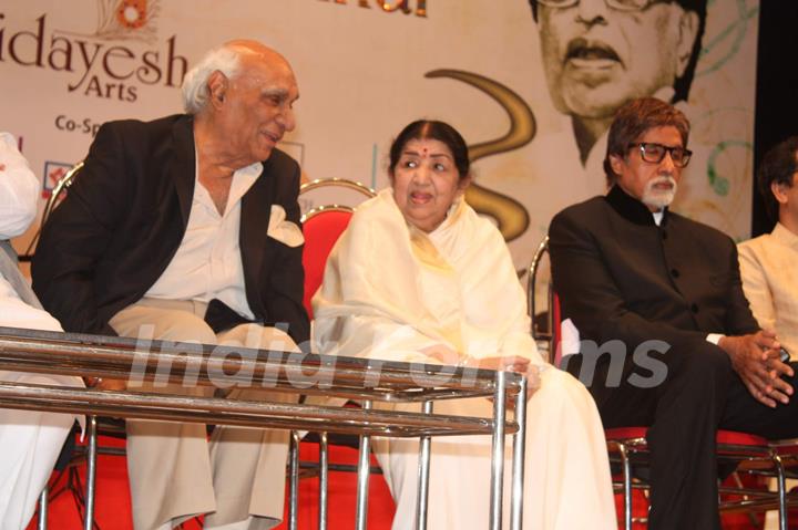 Big B and Yash Chopra at Lata Mangeshkar birthday bash at Shanmukhanand Hall