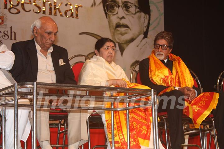 Yash Chopra and Amitabh Bachchan at Lata Mangeshkar birthday bash at Shanmukhanand Hall