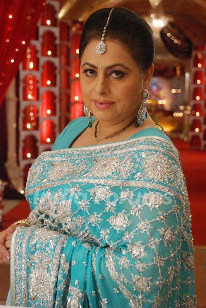 Renuka Israni as Shipra Sharma in Bade Acche Laggte Hai