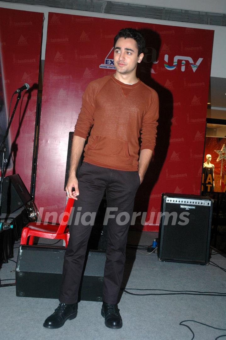 Imran Khan at Delhi Belly DVD launch at Landmark