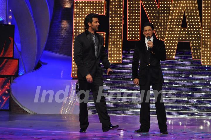 Shah Rukh Khan and Hrithik Roshan at the finale of Just Dance at Filmcity, Mumbai